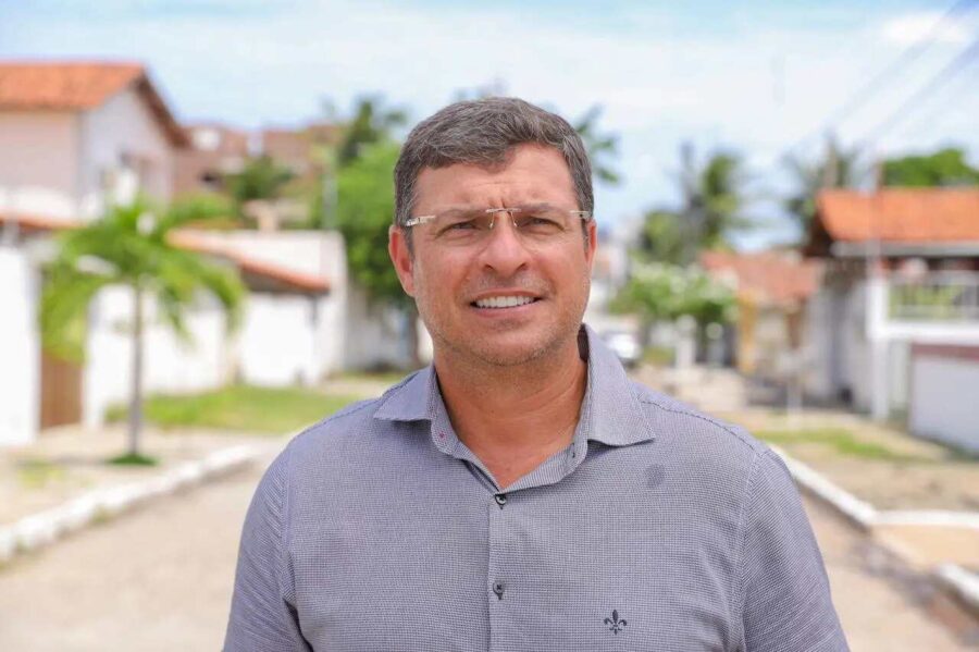 Vitor Hugo vai ao TSE recorrer do indeferimento da candidatura a deputado
